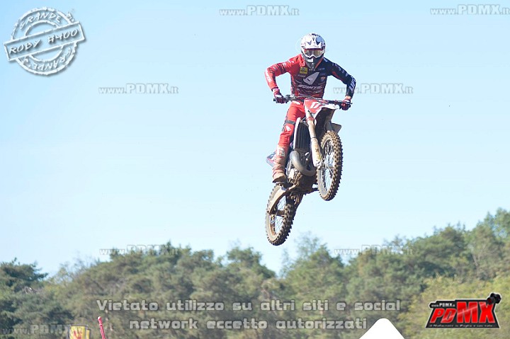 _ROB6990 (Copy).jpg